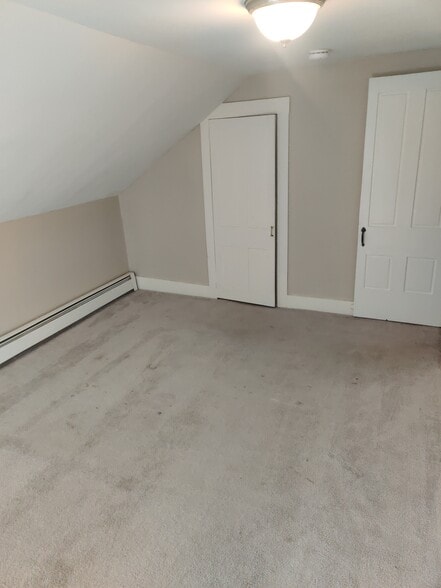 Building Photo - 37 Whitehall Rd