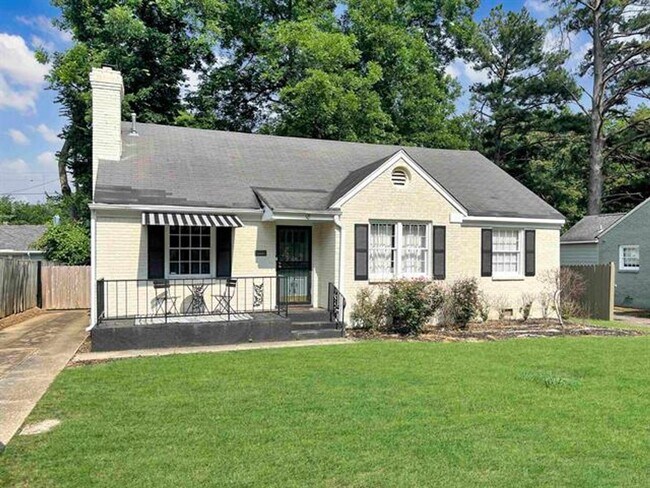 Renovated 3 bd 1 bath with carport behind ... - 18 S Alicia Dr Memphis ...