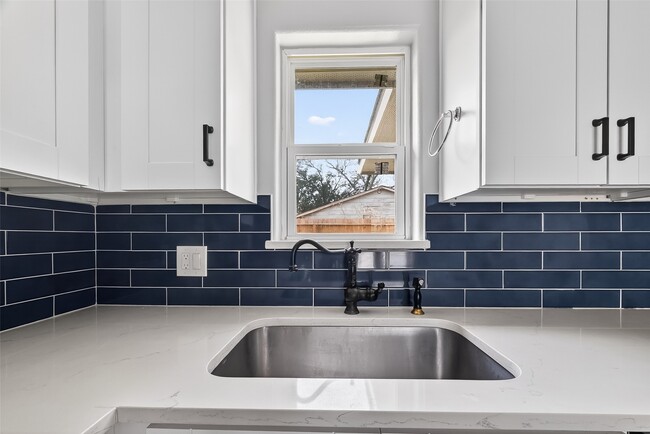 Building Photo - 4106 White St