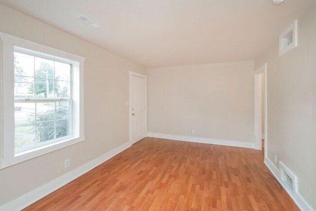 Building Photo - Charming Historic East Nash 3Bed/2Bath!