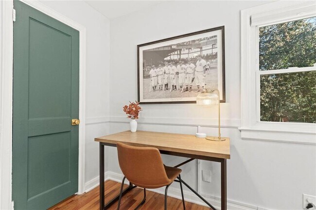 Building Photo - 1333 Victor Rd NE