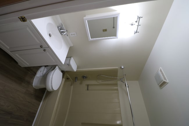 Building Photo - 2 Waldron Ln