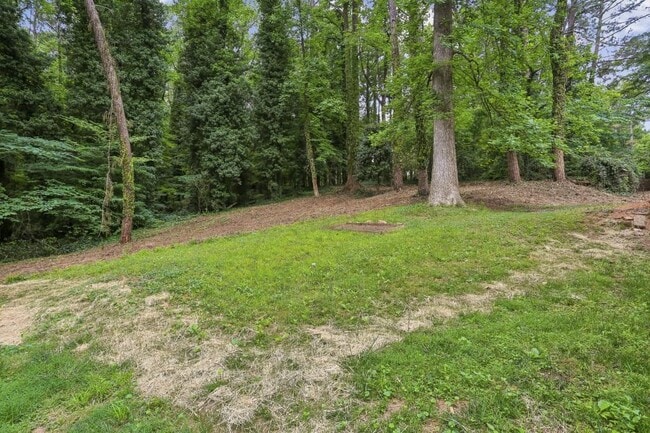 Building Photo - 2893 White Oak Dr