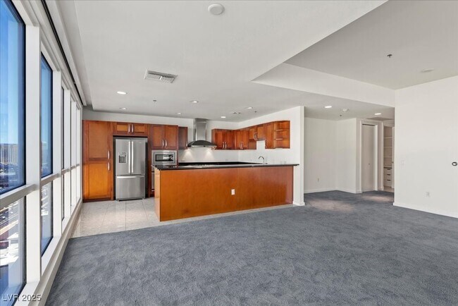 Building Photo - 4525 Dean Martin Dr