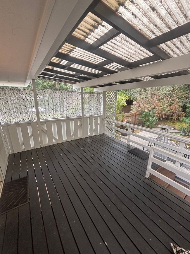 Building Photo - * DESIRABLE MILWAUKIE HOME!  A GARDENER'S ...