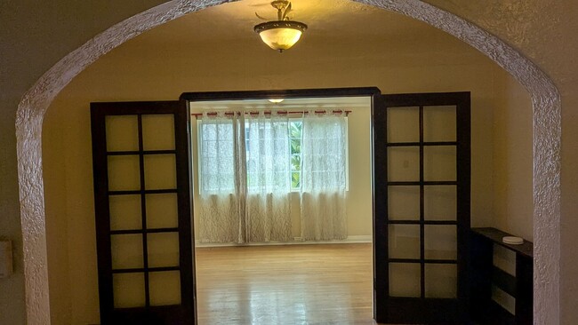 Building Photo - Beautiful 2 Bed 1.5 Bath Single Family Hom...