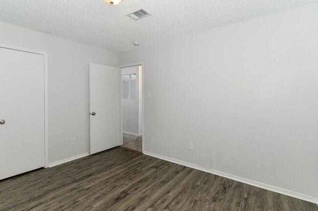 Building Photo - Single-Story Gem with Vaulted Ceilings and...