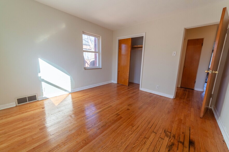 Building Photo - 7270 Dartmouth Ave