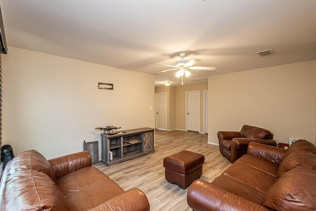Building Photo - 11234 Sierra Gorda Dr