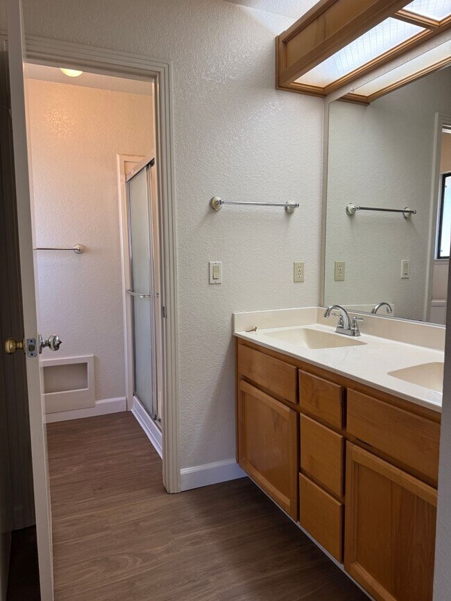 Building Photo - 8160 Clarion Cir