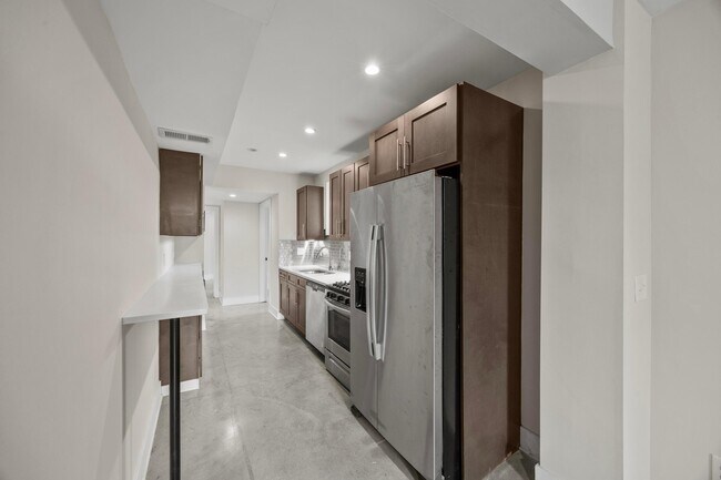 Building Photo - 1185 Gustavus Ln