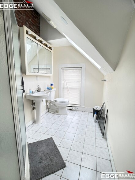 Building Photo - 43 Pratt St