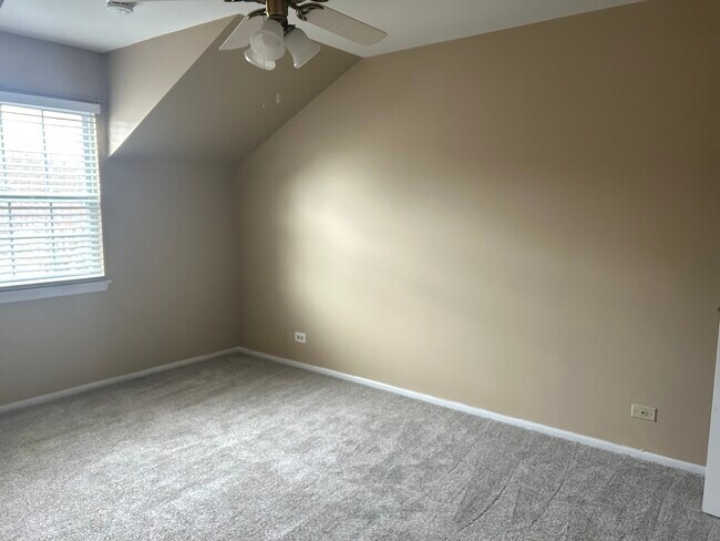 Building Photo - 122 Stirling Ln