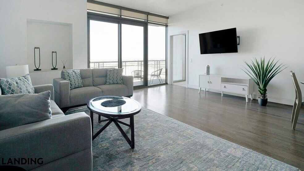 Building Photo - 777 Preston St