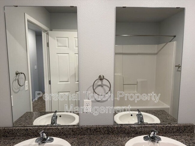 Building Photo - 808 7th Ave S