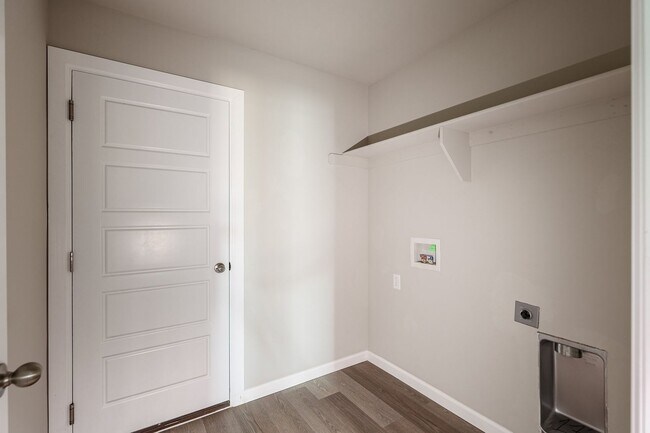 Building Photo - Brand New 4 Bed For Lease in Sara Park