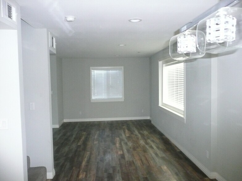 Building Photo - 1431 S Beacon St