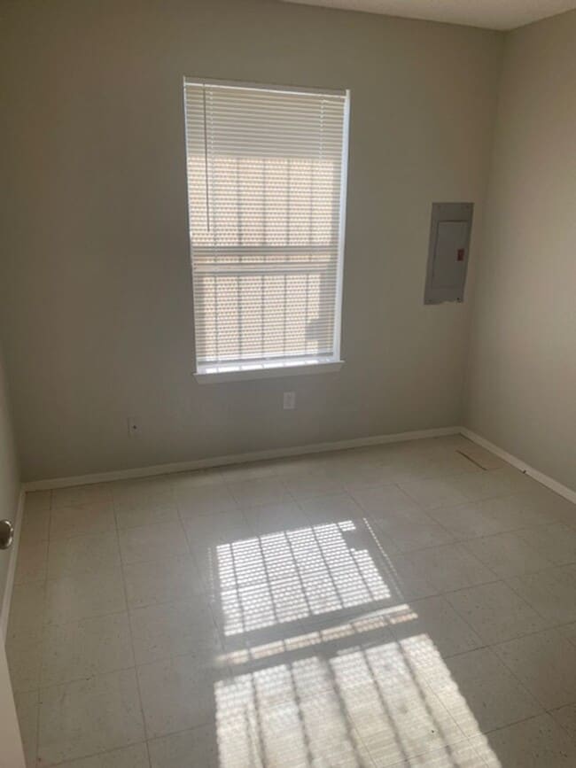 Building Photo - 3536 S Littlejohn Ave