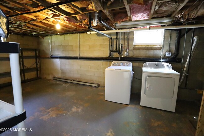 Building Photo - 709 Marys Dr