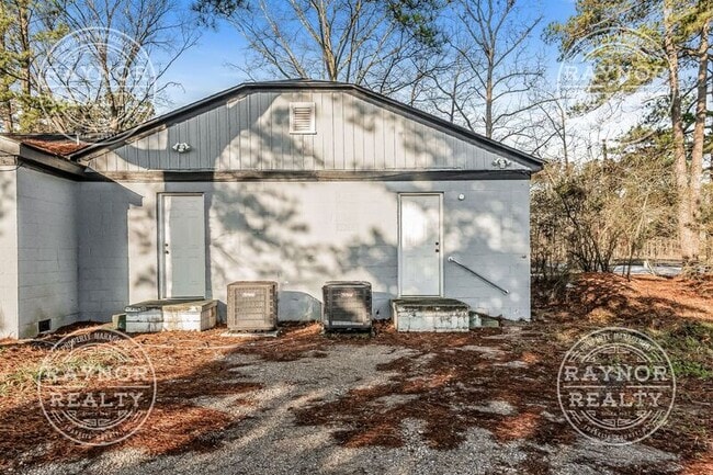 Building Photo - 643-643 Kenwood Ave