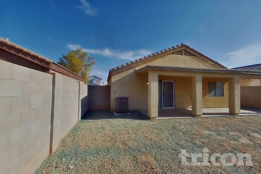 Building Photo - 12429 W Larkspur Rd