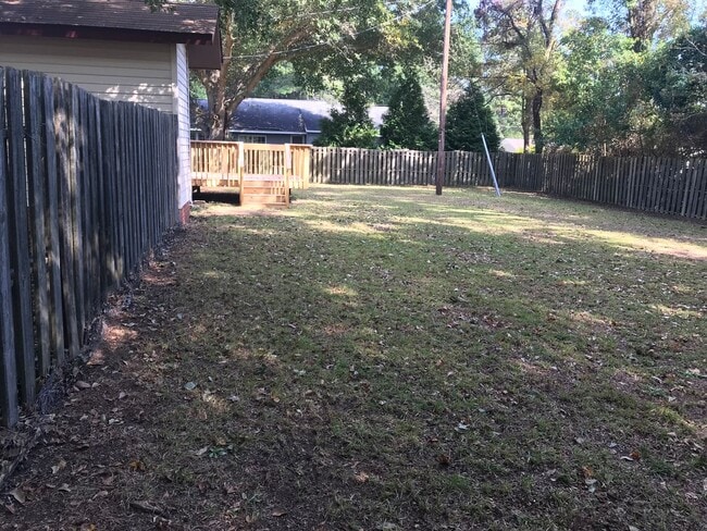 Building Photo - 112 Sycamore St