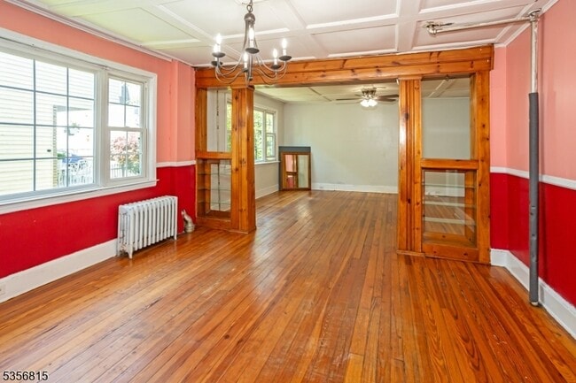 Building Photo - 16 E Munson Ave