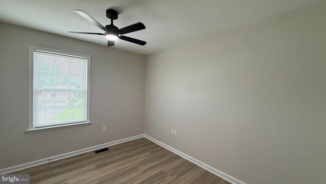 Building Photo - 10100 Bellevue Ct