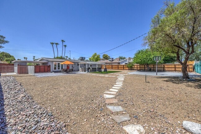Building Photo - 2400 Sherman Pl