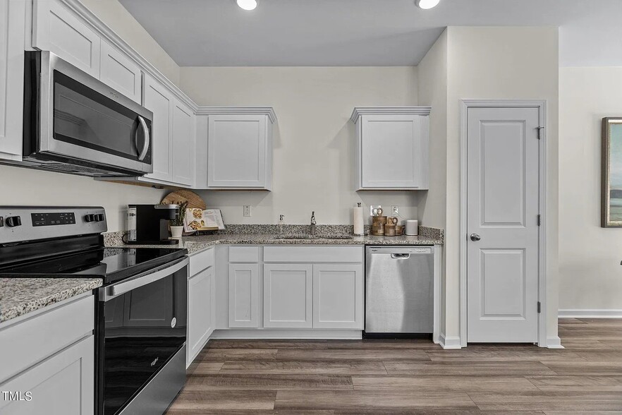 Building Photo - 1110 Dakine Dr