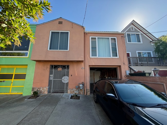 Building Photo - 207 Woodrow St