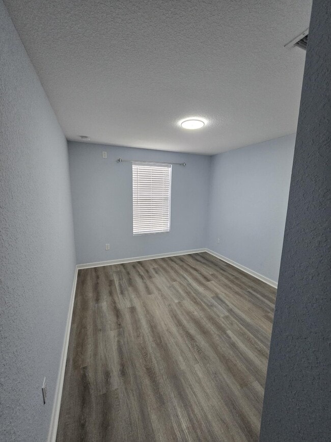 Building Photo - 4999 Haverhill Pointe Dr