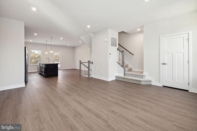 Building Photo - 9643 Tall Oaks Rd