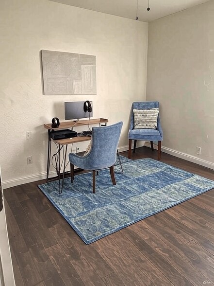 Building Photo - 2201 Pine View Ter