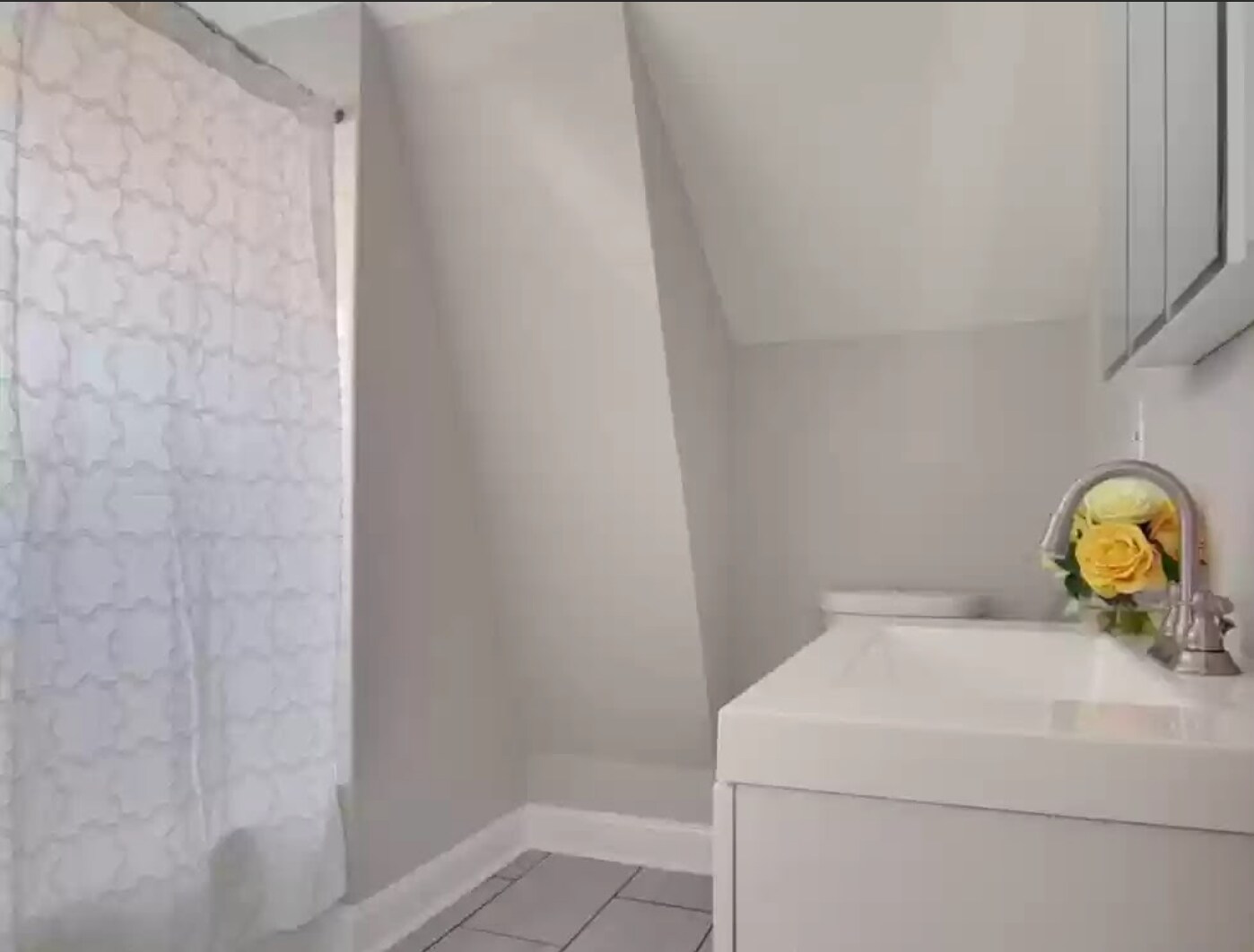 Building Photo - 14744 Athens Ave