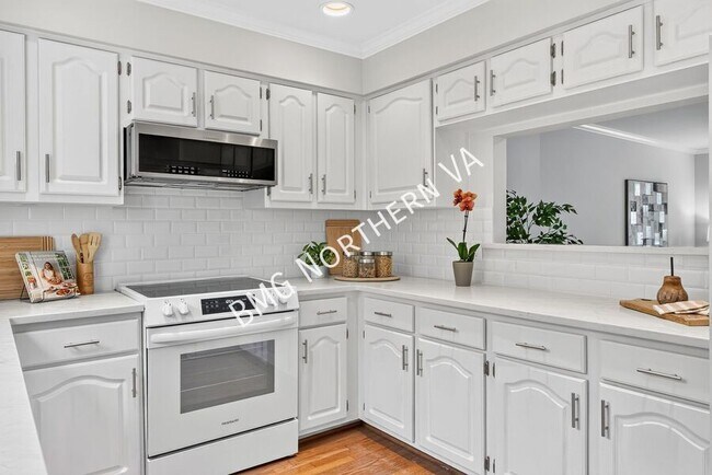 Building Photo - 6001 Keble Dr