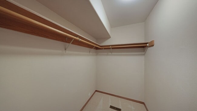 Building Photo - 3 Bed 2 Bath - Small-Medium Dog per Approval - Gas Furnace and A/C - NAS Whidbey