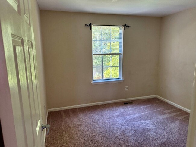 Building Photo - 15570 Northgate Dr