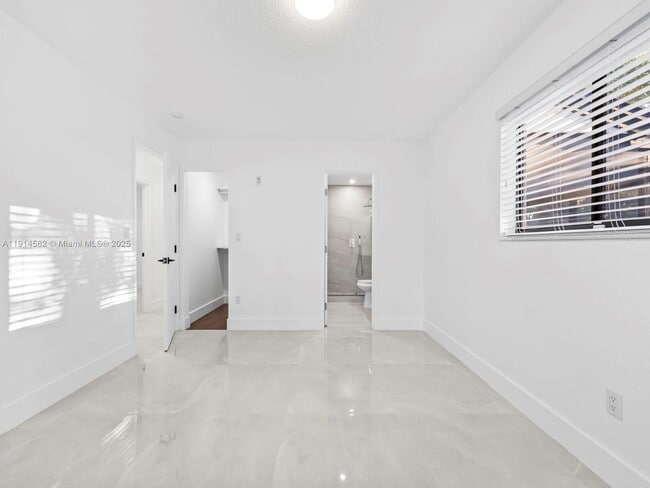 Building Photo - 19850 Franjo Rd