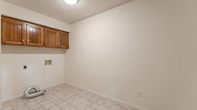 Building Photo - 403 S 37th St