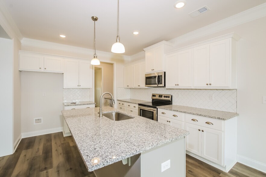 Building Photo - 6059 Bakerville Ln