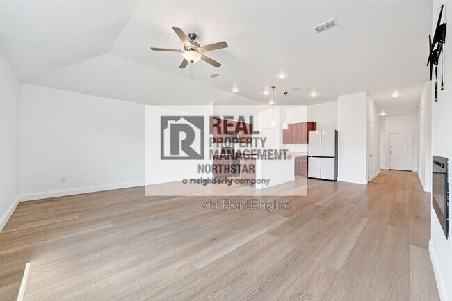 Building Photo - 1804 Huisache St