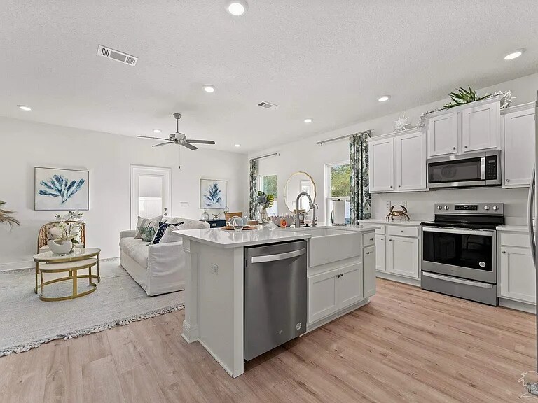 Building Photo - 5673 Stellarjay St