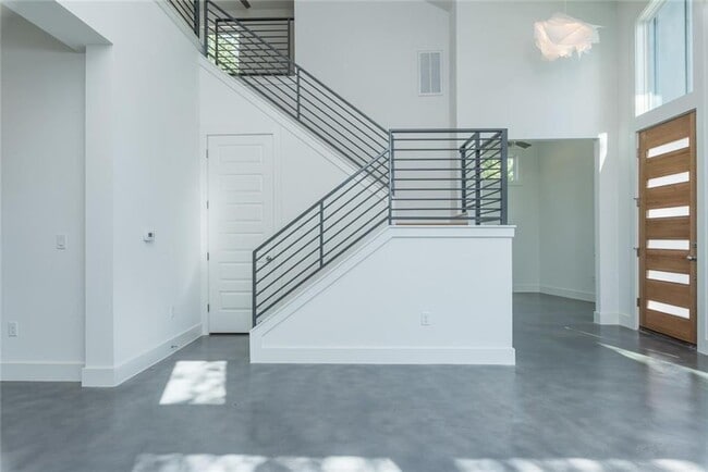 Building Photo - 1403 Arcadia Ave