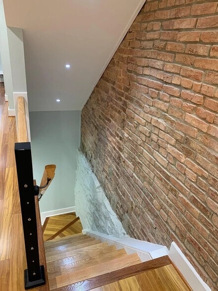 Building Photo - 3530 Chestnut Ave