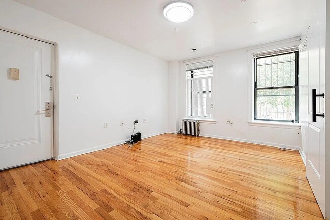 Building Photo - 537 W 133rd St