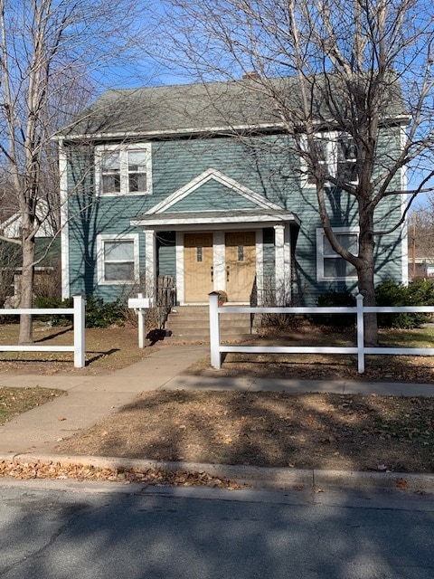 Building Photo - 610 Summit Ave