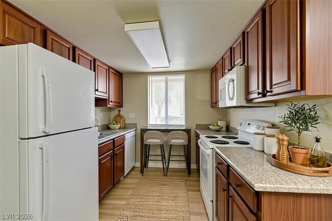 Building Photo - 4450 Sandy River Dr