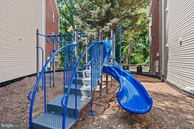 Building Photo - 3303 Wyndham Cir