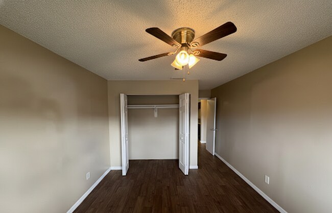 Building Photo - 610 Kenwick Cir